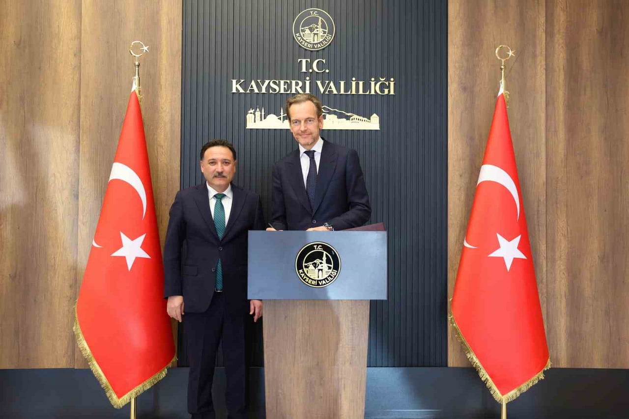 BELÇİKA’NIN ANKARA BÜYÜKELÇİSİ HENDRİK VAN DE VELDE, VALİ GÖKMEN ÇİÇEK’E NEZAKET ZİYARETİNDE...