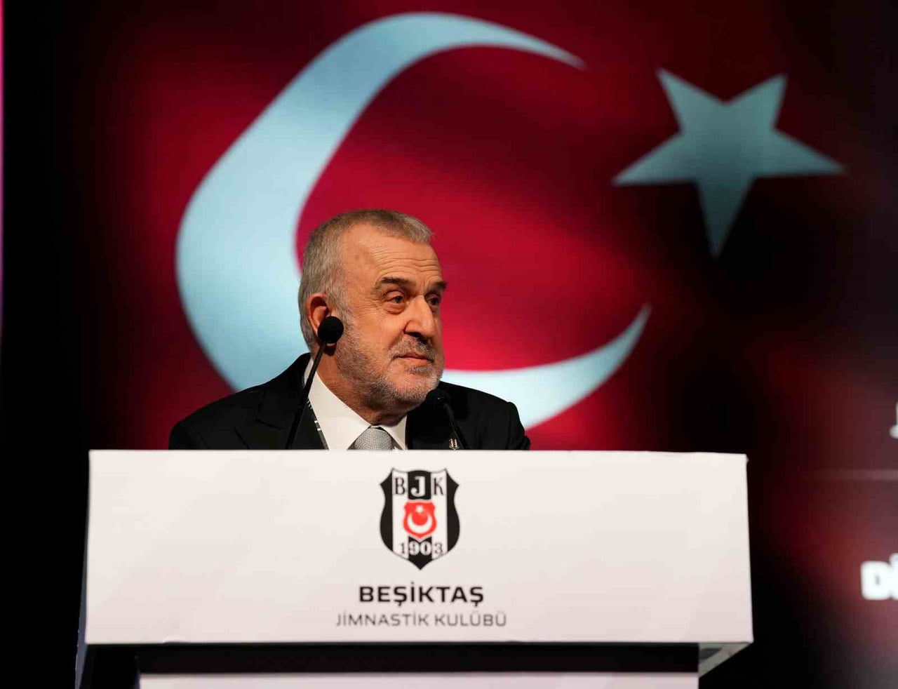 BEŞİKTAŞ DİVAN KURULU BAŞKANI AHMET ÜRKMEZGİL, DİVAN TOPLANTISINDA YAPTIĞI KONUŞMADA, "ÖNÜMÜZDE...