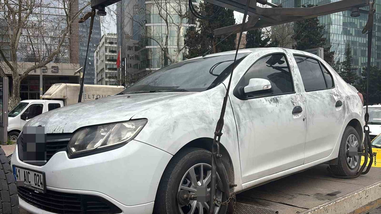 BEŞİKTAŞ İSRAİL KONSOLOSLUĞUNU ÖNÜNDE POLİS EKİPLERİYLE ÇATIŞAN TERÖRİSTLERİN OLAY YERİNE GELDİĞİ...