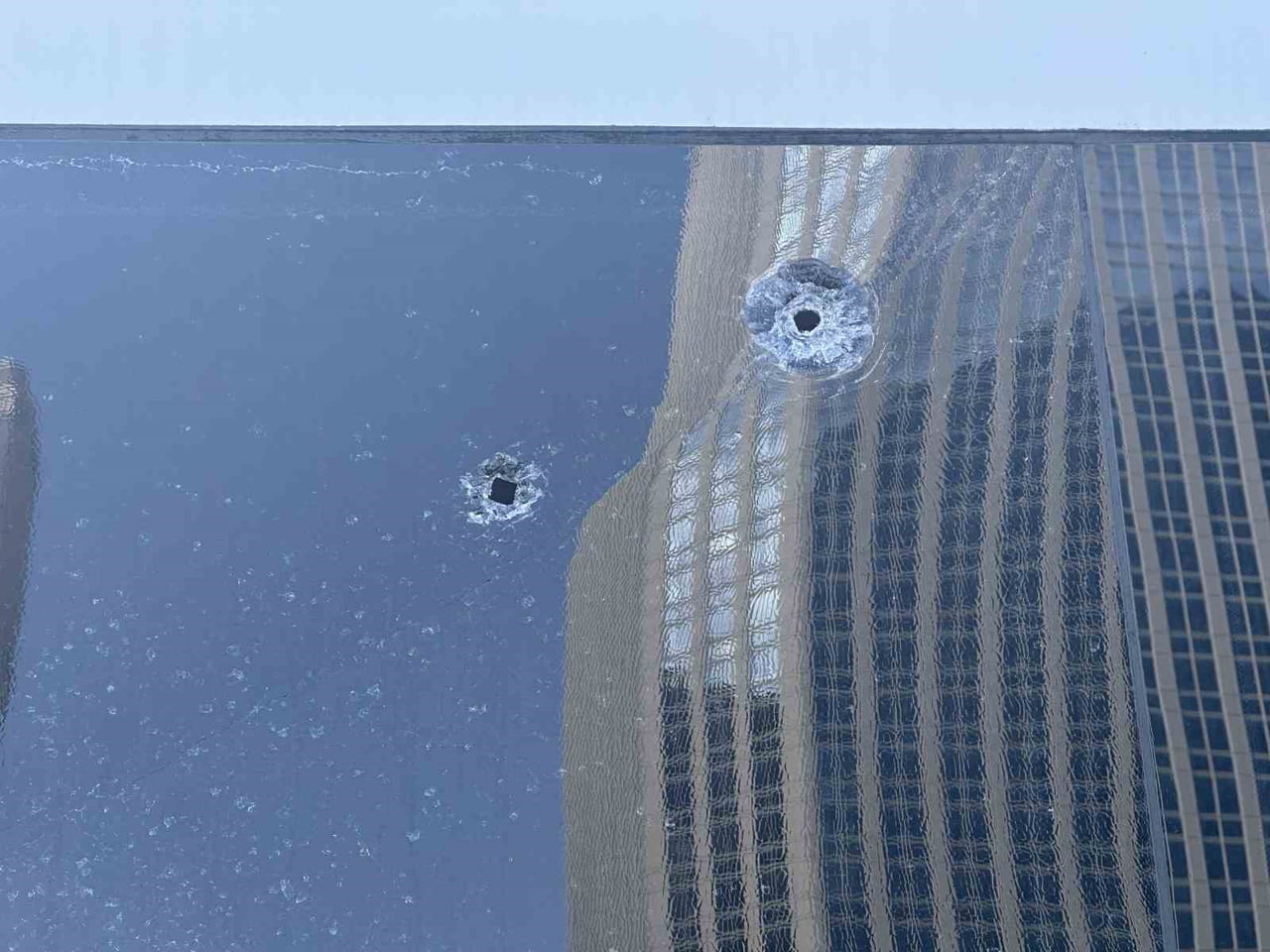 BEŞİKTAŞ’TA BULUNAN İSRAİL KONSOLOSLUĞU ÖNÜNDE POLİSLERE YÖNELİK DÜZENLENEN SİLAHLI SALDIRIDA...