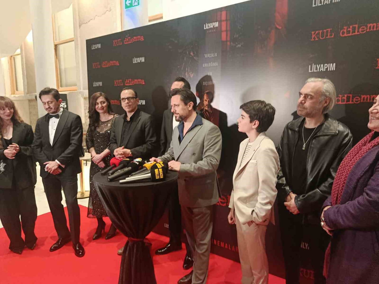 BEYOĞLU'NDAKİ TARİHİ ATLAS SİNEMASI’NDA ‘KUL DİLEMMA’ FİLMİNİN GALASI YAPILDI. 10 NİSAN'DA VİZYONA...