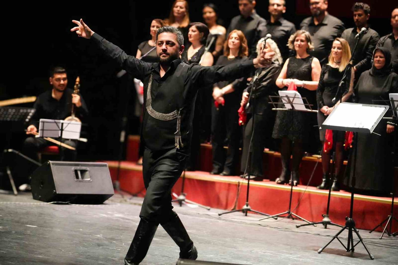 BİLECİK'TE  'SAZDAN SÖZE TÜRK HALK MÜZİĞİ KONSERİ'