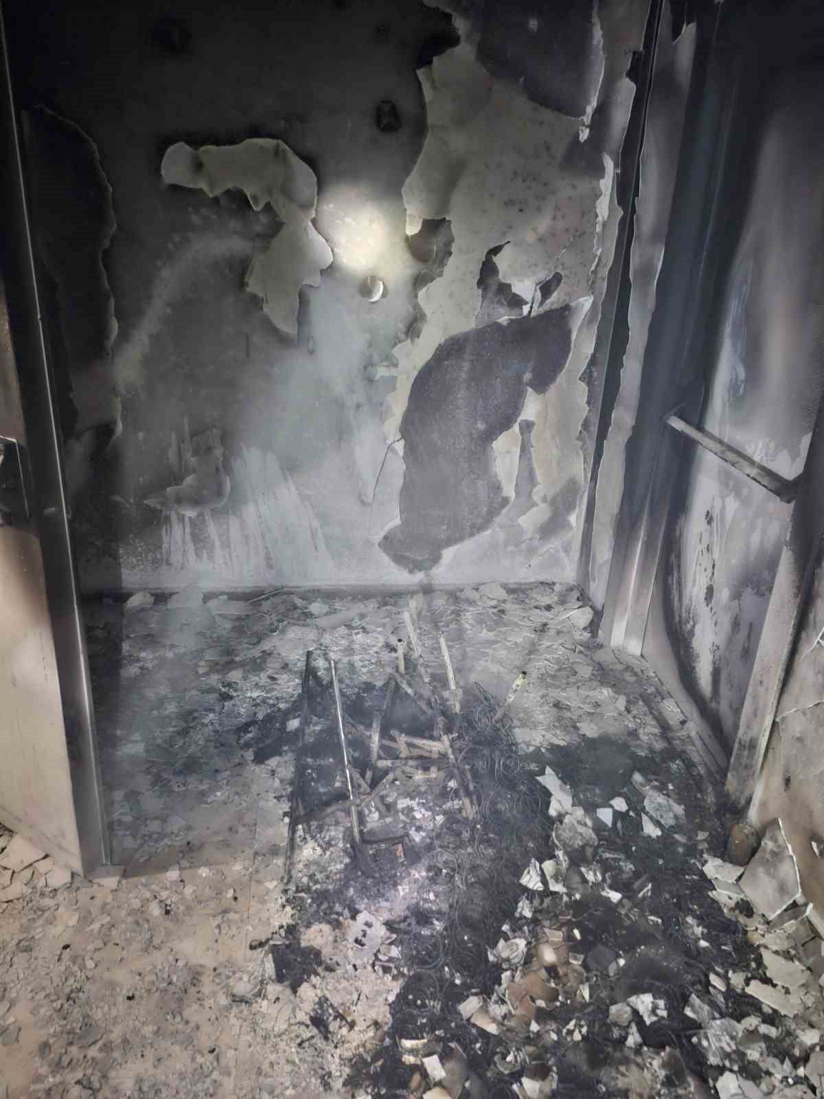 BİLECİK'TE BİR APARTMANDA 3 SAAT İÇİNDE 3 FARKLI YANGIN