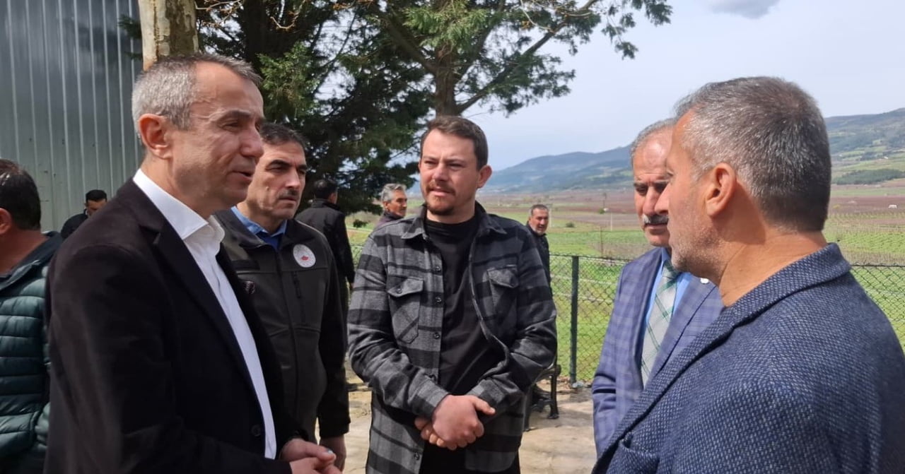 BİLECİK’TE GÜBRELEME VE BUDAMA EĞİTİMİ VERİLDİ