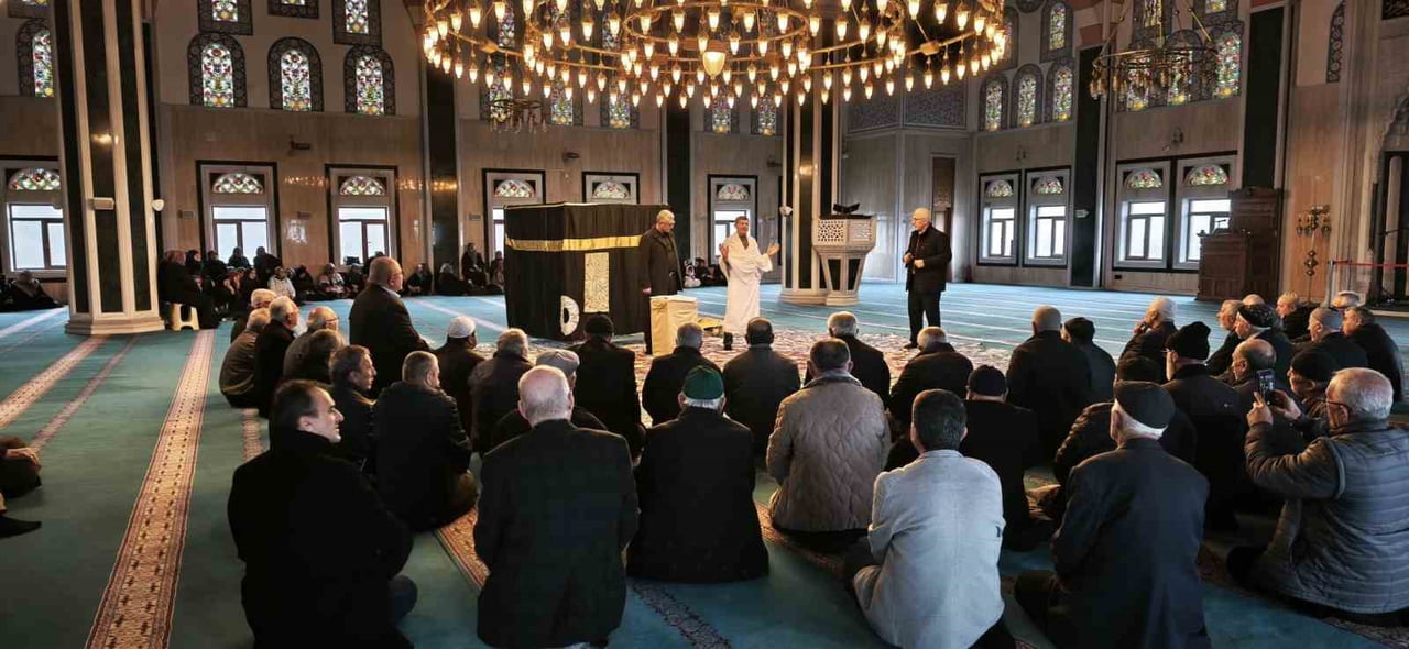 BİLECİK’TE ‘HAC HAZIRLIK SEMİNERİ’ GERÇEKLEŞTİRİLDİ