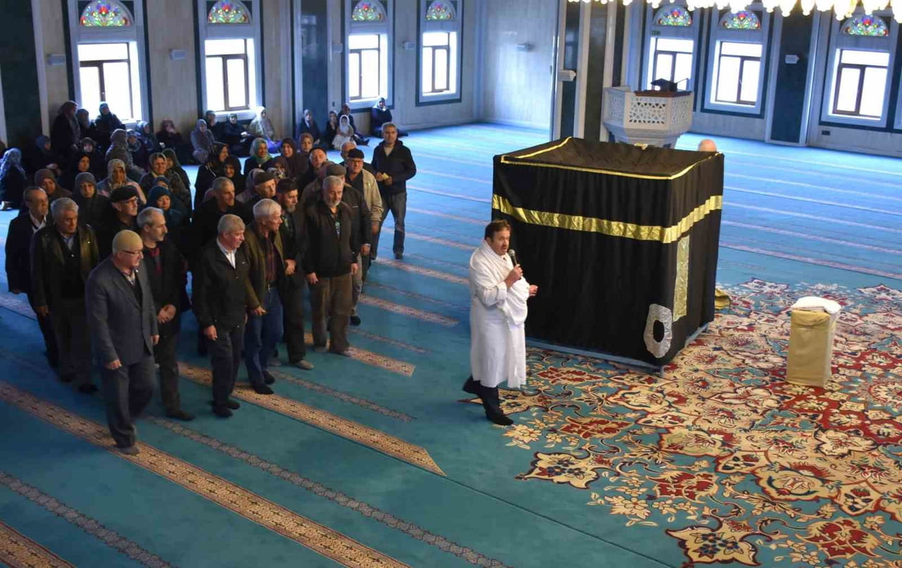 BİLECİK’TE ‘HAC HAZIRLIK SEMİNERİ’ GERÇEKLEŞTİRİLDİ