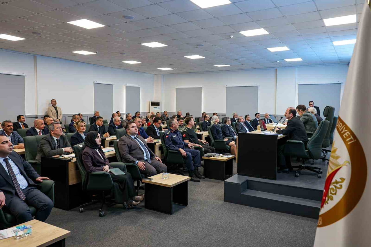 BİLECİK’TE KAMU YATIRIMLARI MASAYA YATIRILDI