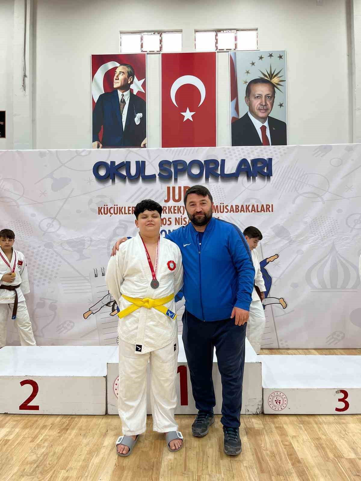 BİLECİKLİ SPORCU TÜRKİYE ŞAMPİYONASI BİLETİNİ ALDI