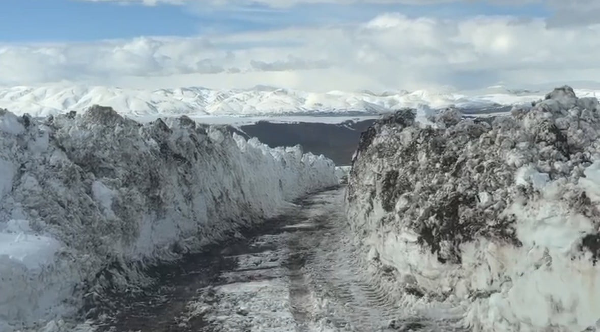 BİNGÖL’DE KARLA MÜCADELE SÜRÜYOR: MEZRA YOLLARI TEK TEK AÇILIYOR