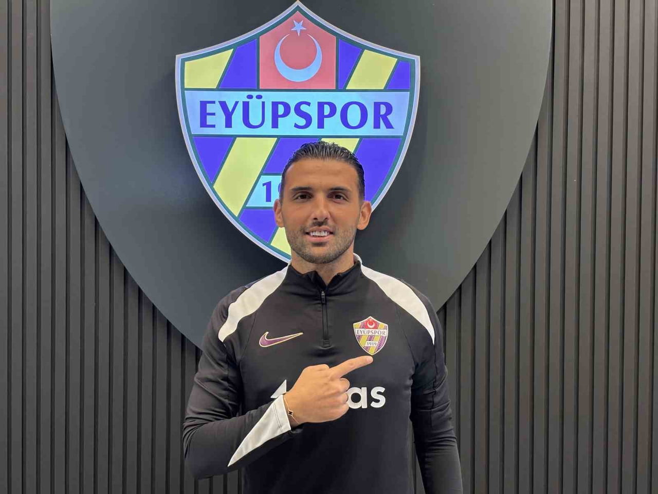 BİR DÖNEM A MİLLİ TAKIM VE BEŞİKTAŞ FORMASI DA GİYEN EYÜPSPORLU FUTBOLCU UMUT MERAŞ, LE HAVRE'DEN...