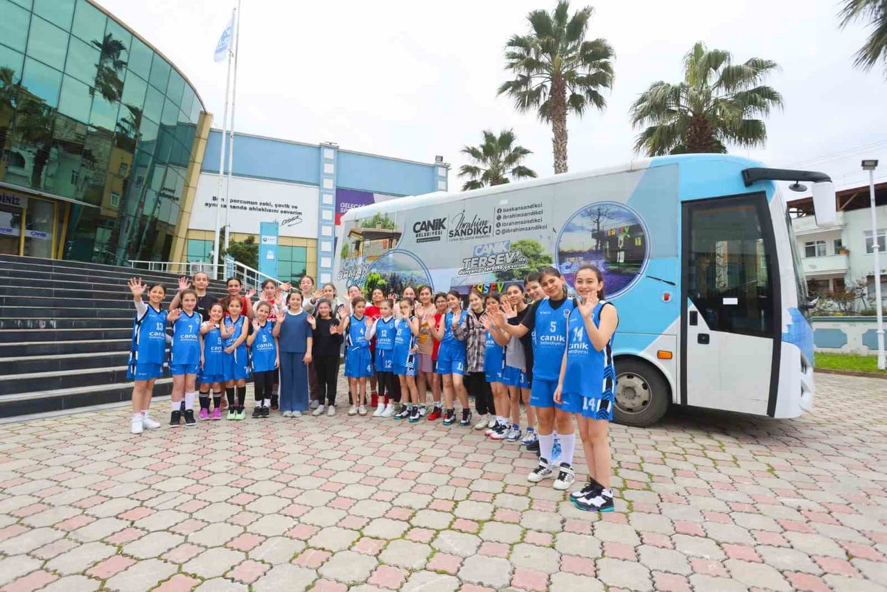 BİREYSEL VE TAKIM SPORLARINDAKİ EĞİTİMLERE İLGİYLE KATILAN SPORCULAR, UZMAN ANTRENÖRLER EŞLİĞİNDE...