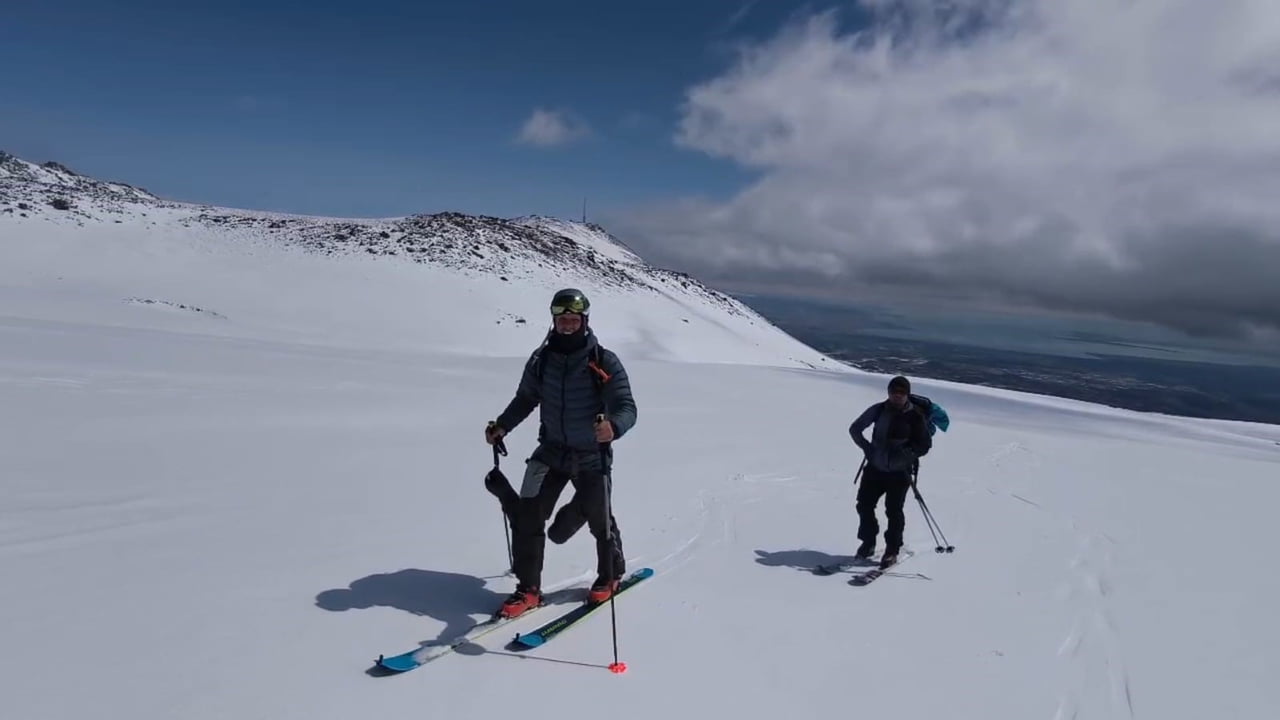 BİTLİS’İN ADİLCEVAZ İLÇESİ SINIRINDAKİ SÜPHAN DAĞI'NA OLUMSUZ HAVA ŞARTLARI NEDENİYLE ZİRVE...