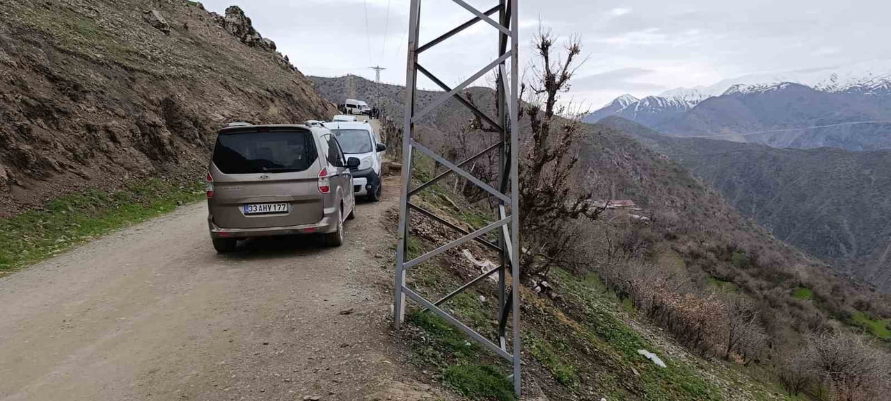 BİTLİS’İN HİZAN İLÇESİNE BAĞLI SAĞIRKAYA KÖYÜ’NDE DÜN AKŞAM SAATLERİNDE KAYBOLAN 4 YAŞINDAKİ RABİA...