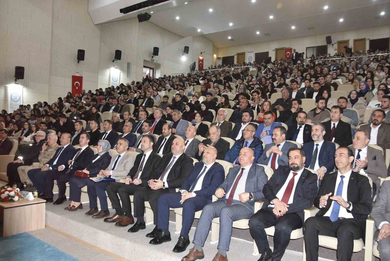 BİTLİS’TE 15-21 NİSAN TARİHLERİ ARASINDA KUTLANAN TURİZM HAFTASI KAPSAMINDA ÇEŞİTLİ ETKİNLİKLERDEN...