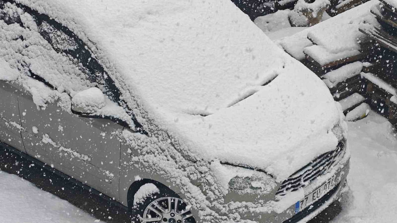 BİTLİS’TE BAHAR MEVSİMİNE GİRİLMESİNE RAĞMEN KIŞ ŞARTLARI ETKİSİNİ SÜRDÜRÜRKEN, KAR KALINLIĞI İSE...