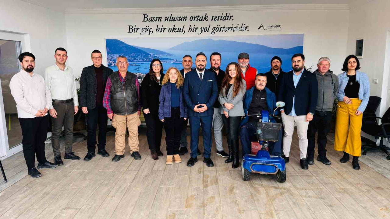 BODRUM GAZETECİLER CEMİYETİ’NİN GENEL KURULUNDA MEVCUT BAŞKAN EREN AYHAN OY BİRLİĞİYLE YENİDEN...