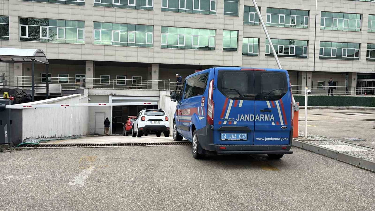 BOLU BELEDİYE BİNASINDA DÜN SABAH SAATLERİNDE JANDARMA EKİPLERİ TARAFINDAN YAPILAN İNCELEME...