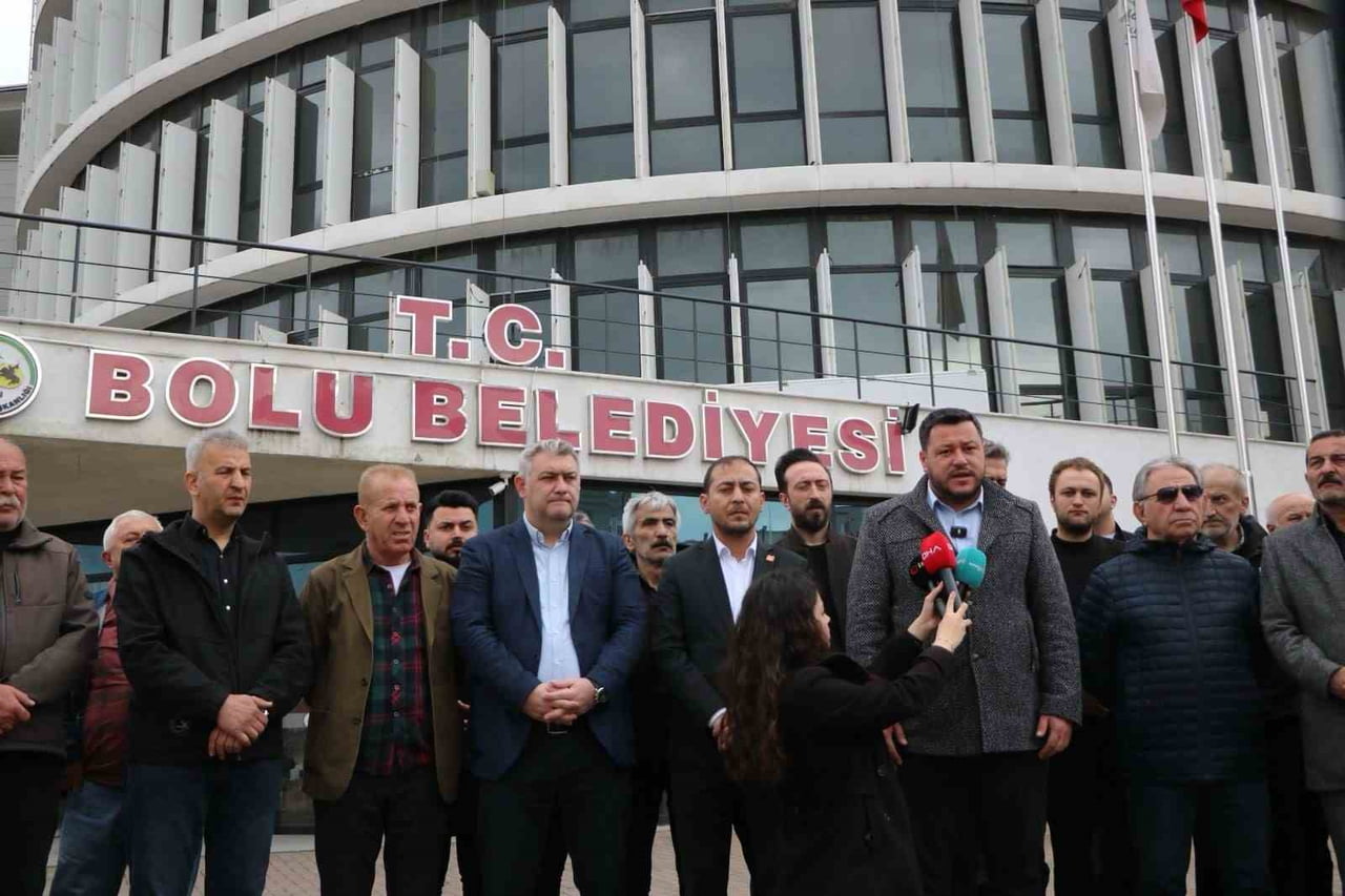 BOLU BELEDİYE BİNASINDA SABAH SAATLERİNDE JANDARMA EKİPLERİ TARAFINDAN YAPILAN İNCELEME SONRASINDA...