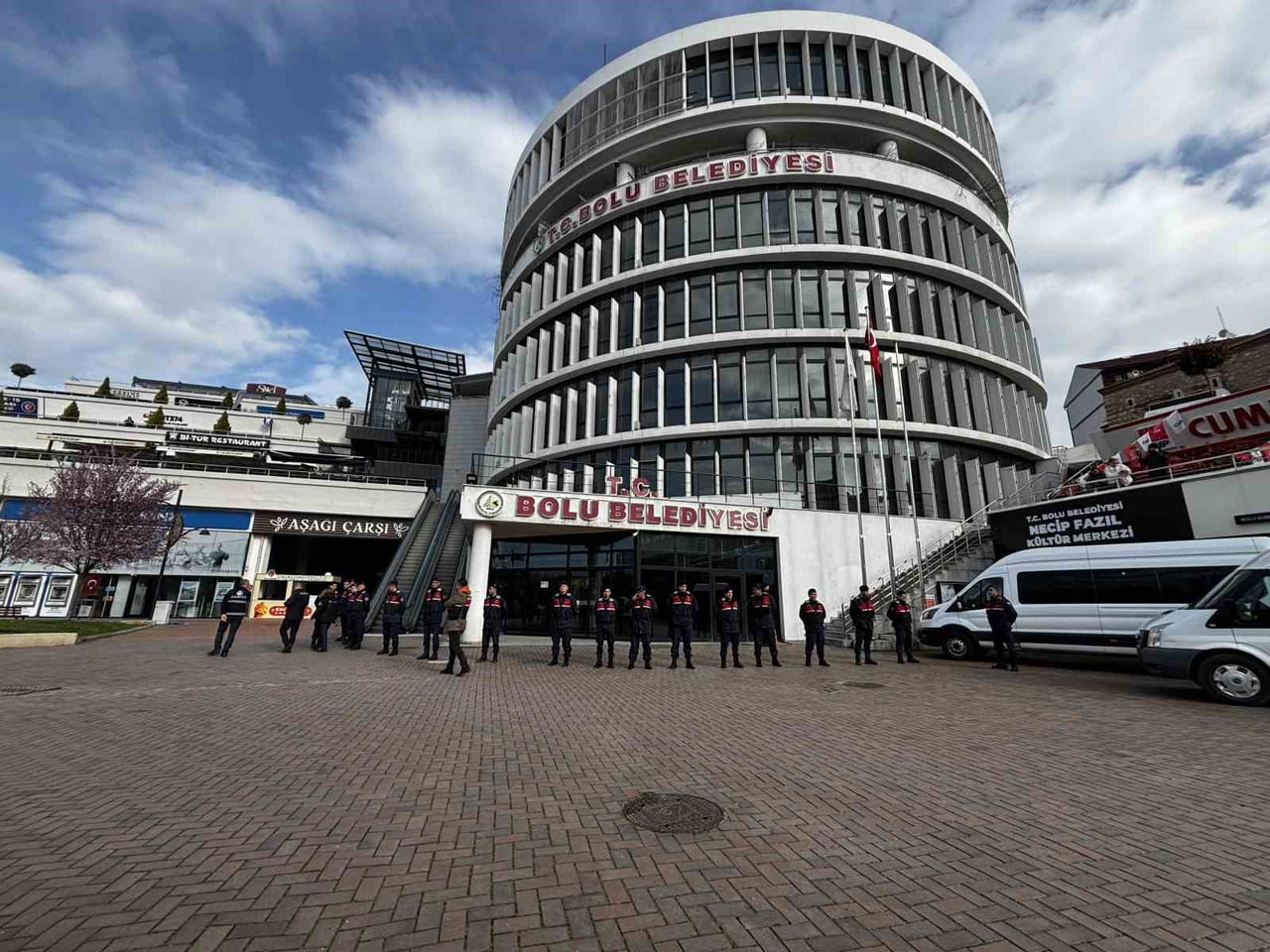 BOLU BELEDİYESİ’NE YÖNELİK YÜRÜTÜLEN ‘İCBAR SURETİYLE İRTİKAP’ SORUŞTURMA KAPSAMINDA SABAH...