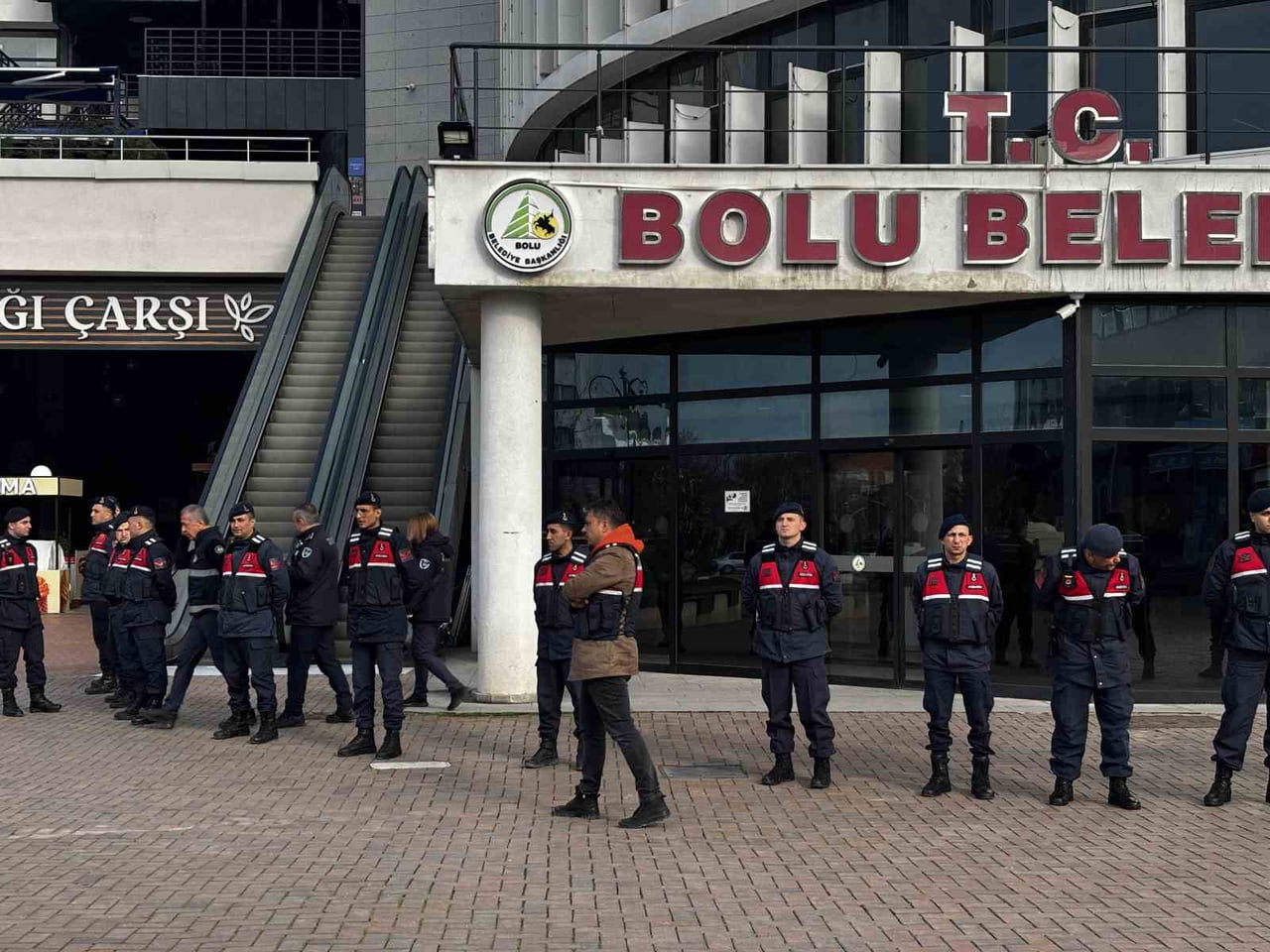 BOLU BELEDİYESİ’NE YÖNELİK YÜRÜTÜLEN ‘İCBAR SURETİYLE İRTİKAP’ SORUŞTURMA KAPSAMINDA SABAH...