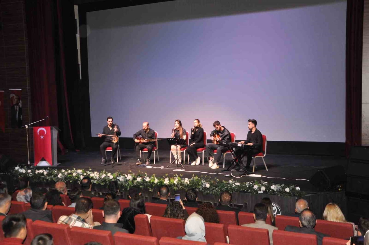 BOR’DA ‘İYİLEŞTİREN KÜTÜPHANE’ TEMASIYLA KÜTÜPHANE HAFTASI KUTLANDI