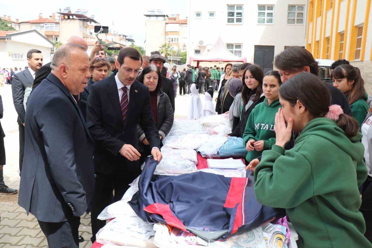 BOZDOĞAN’DA ŞEHİTLER İÇİN 8 BİN KİŞİLİK KEŞKEK HAYRI DÜZENLENDİ