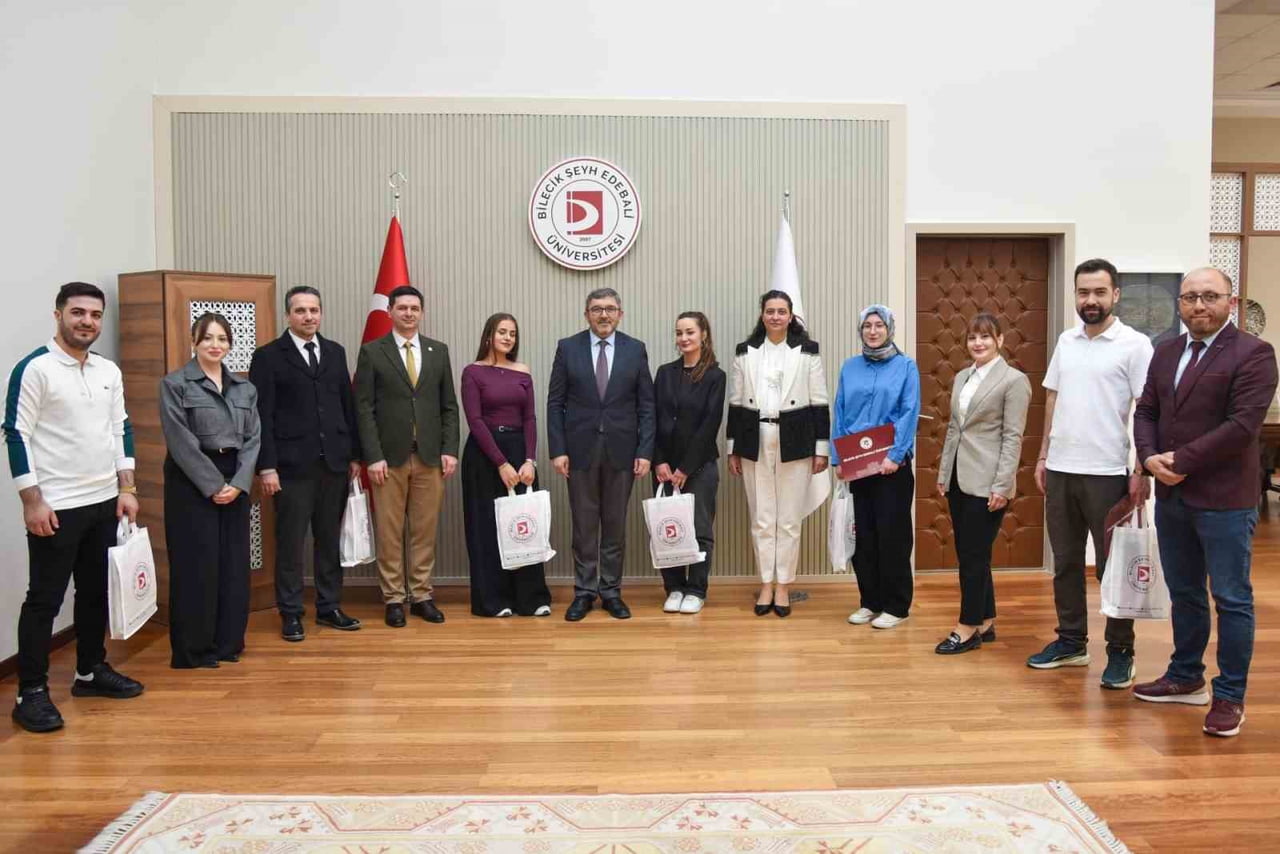 BŞEÜ'DE 62. KÜTÜPHANE HAFTASI TÖRENİNDE ÖDÜLLER SAHİPLERİNİ BULDU