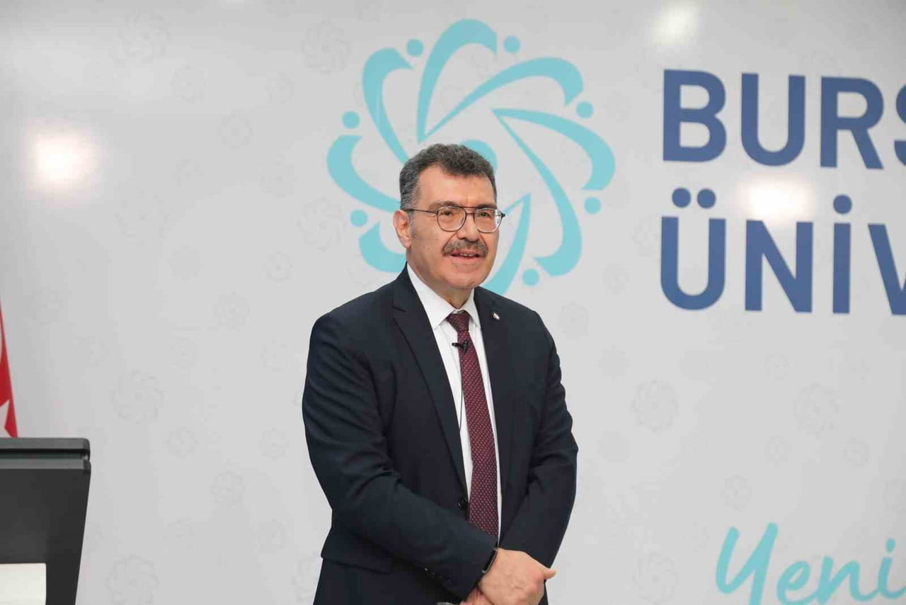 BTÜ KONUŞMALARI’NIN KONUĞU OLAN İTÜ REKTÖRÜ PROF. DR. HASAN MANDAL, KÜRESEL RİSKLERİN GİDEREK...