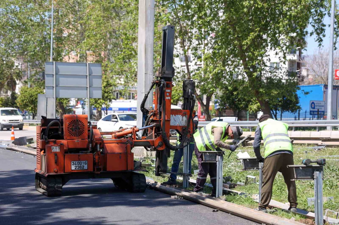 BU KAPSAMDA, İLLER BANKASI KAVŞAĞI VE BAĞLANTI YOLLARINDA DÜZENLEME VE GENİŞLETME ÇALIŞMALARI...