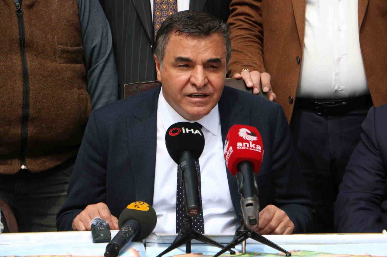 BURADA KONUŞAN EBEDİNOĞLU, DİYARBAKIR ESNAF VE SANATKÂRLAR ODALARI BİRLİĞİ’NE BAĞLI 40 ODA...