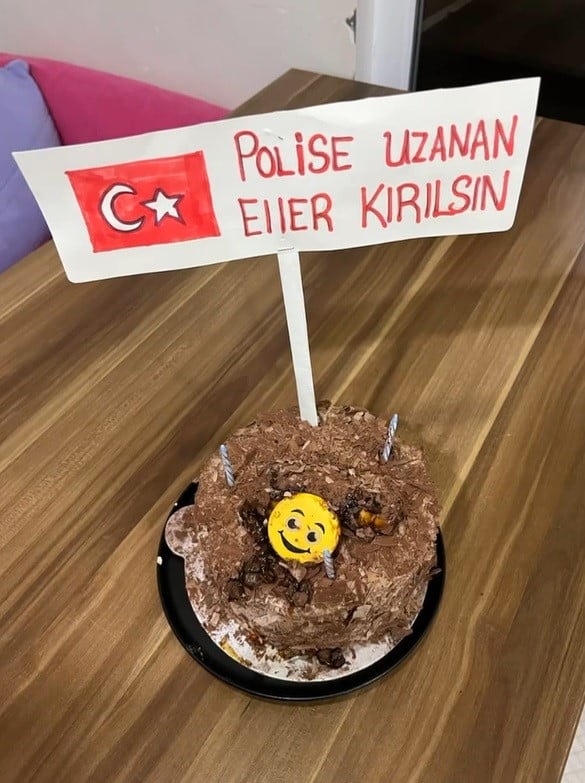 BURDUR'DA APARTMANLARINDA KAVGA OLDUĞUNA İHBARI DAİR İHBARDA BULUNAN ÜNİVERSİTE ÖĞRENCİLERİ, POLİS...