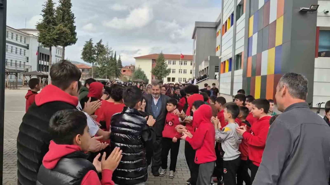 BURDUR’UN BUCAK İLÇESİNDE UZUN YILLARDIR GÖREV YAPAN DİN KÜLTÜRÜ VE AHLAK BİLGİSİ ÖĞRETMENİ...