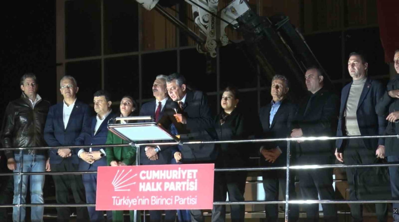 BURSA'DA ‘MİLLET İRADESİNE SAHİP ÇIKIYOR' MİTİNGİNDE KONUŞAN CHP GENEL BAŞKANI ÖZGÜR ÖZEL...