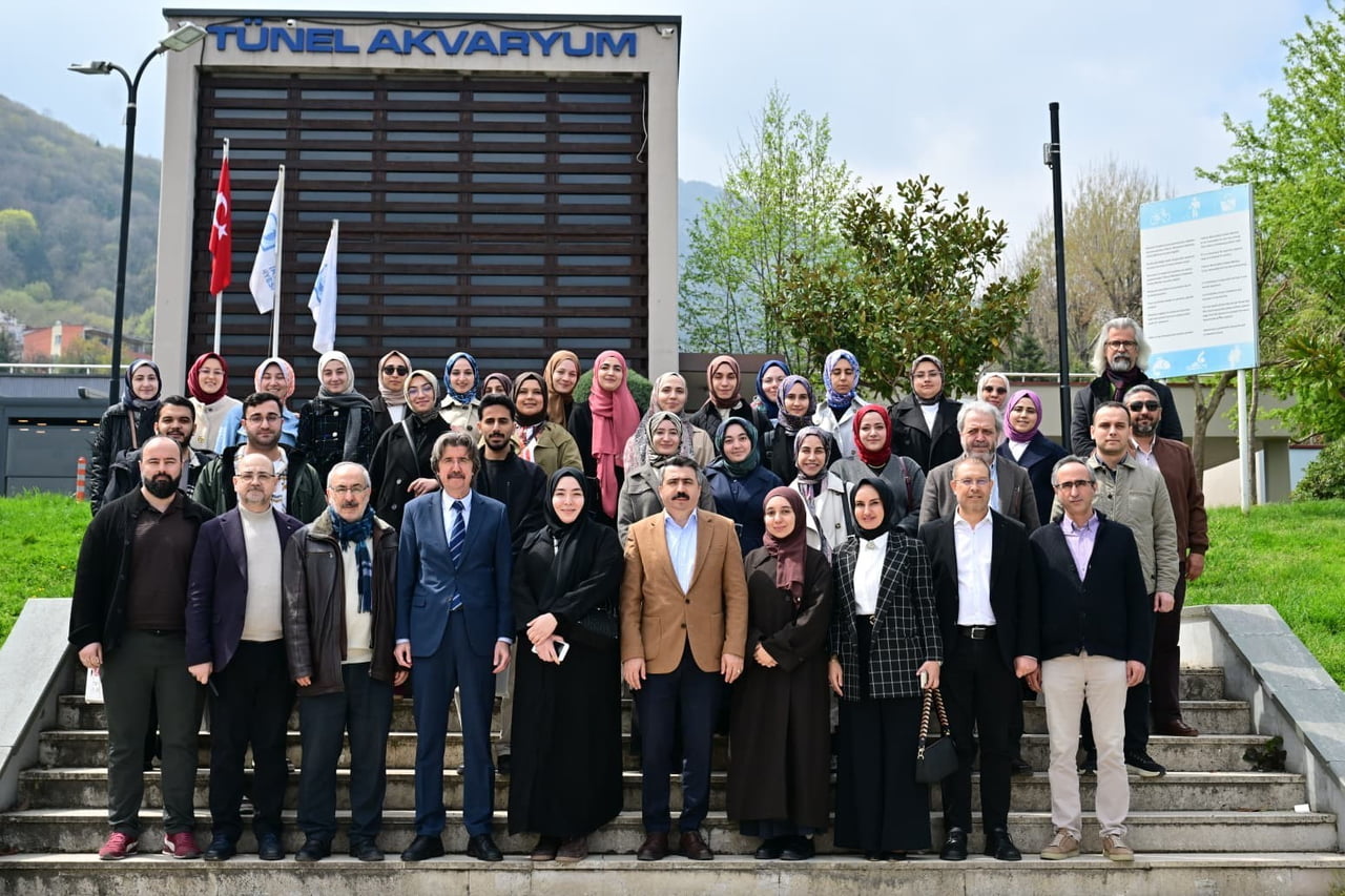 BURSA'DA ŞEHİRLERİ, BİNALARI FİZİKSEL OLARAK YENİLEMENİN YETERLİ OLMADIĞINI VURGULAYAN YILDIRIM...