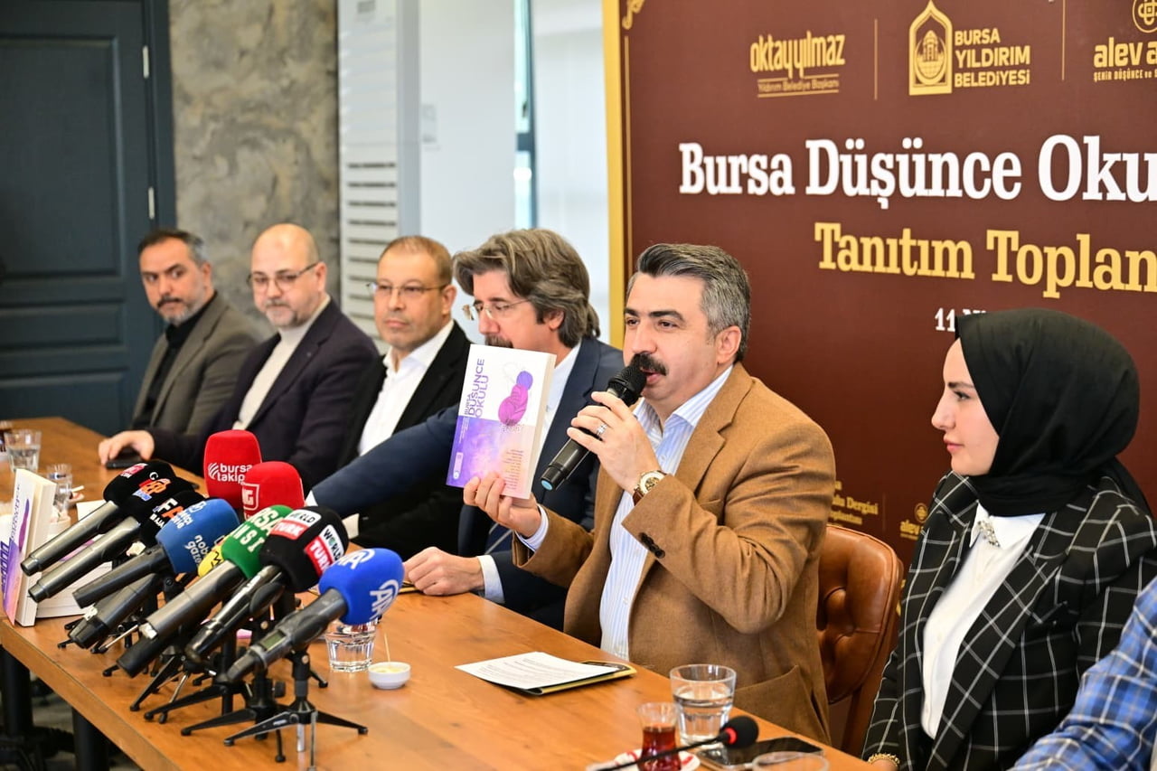 BURSA'DA ŞEHİRLERİ, BİNALARI FİZİKSEL OLARAK YENİLEMENİN YETERLİ OLMADIĞINI VURGULAYAN YILDIRIM...