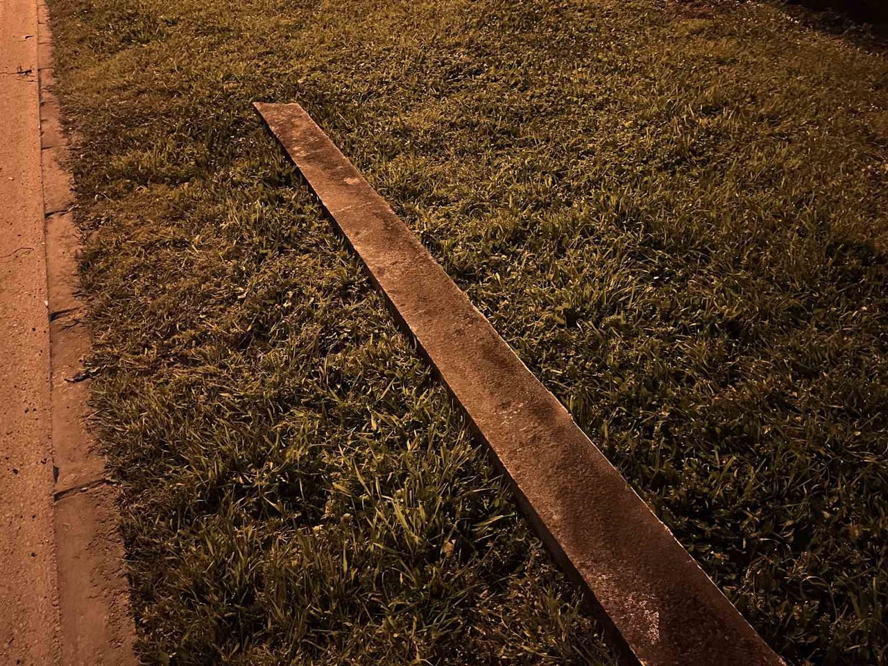 BURSA'DA SEYİR HALİNDEKİ ARAÇLARIN BULUNDUĞU YOLA, ÜST GEÇİTTEN KOPAN BAĞLANTI DEMİRİ DÜŞTÜ....