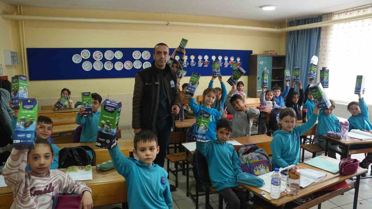 BURSA'DA YILDIRIM BELEDİYESİ’NİN, ÇEVREYE VE İNSAN SAĞLIĞINA ZARARLI OLAN PLASTİK ŞİŞELERİN...