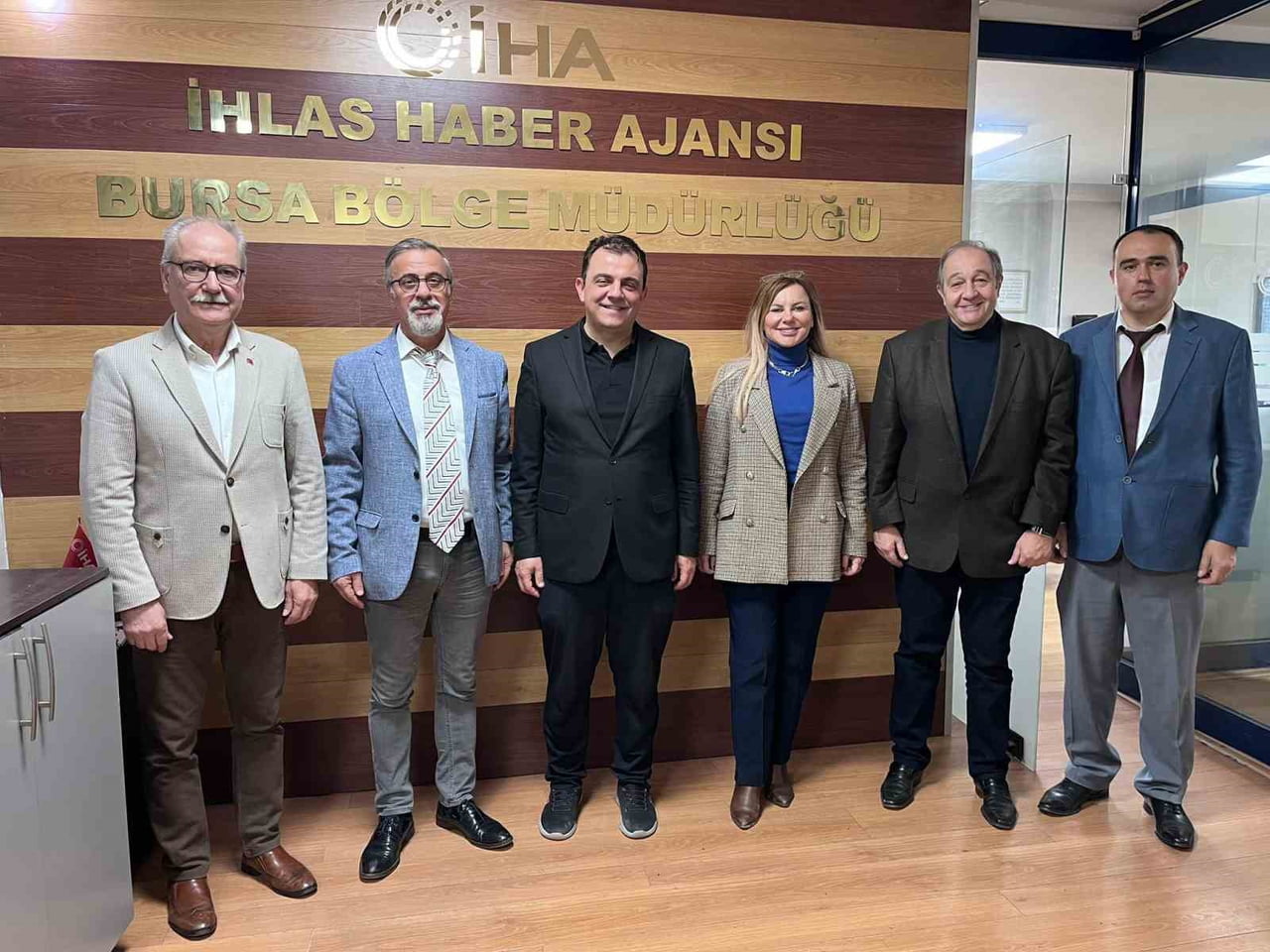 BURSA BİZİM PLATFORMU BAŞKANI FERİT GÜRSOY VE ÜYELER İHA BURSA BÖLGE MÜDÜRÜ İHSAN ALTIKARDEŞ'İ...