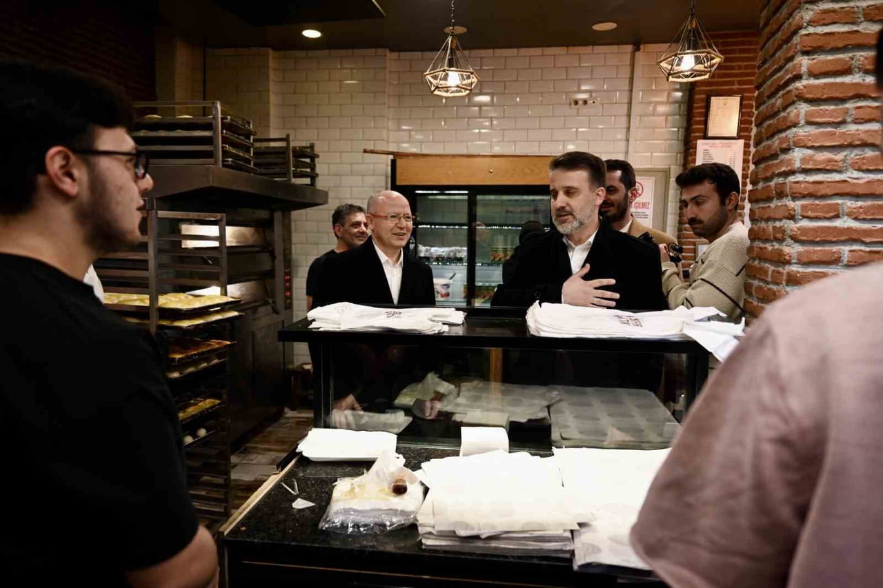 BURSA BÜYÜKŞEHİR BELEDİYE BAŞKAN VEKİLİ ŞAHİN BİBA, HİZMET YOLCULUĞUNA SABAHIN İLK IŞIKLARIYLA...