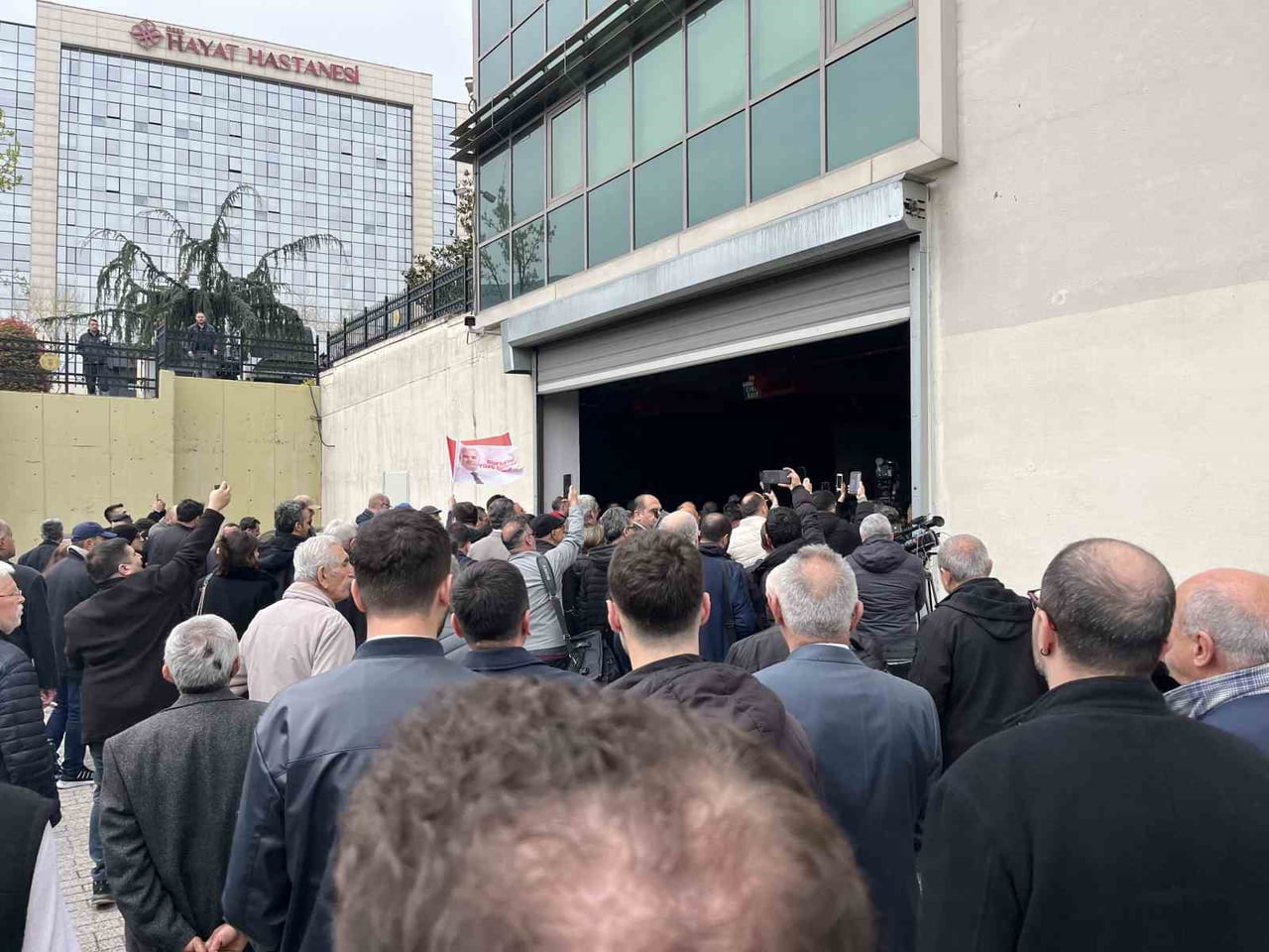 BURSA BÜYÜKŞEHİR BELEDİYE BAŞKANI MUSTAFA BOZBEY'İN TUTUKLANMASI VE İÇİŞLERİ BAKANLIĞI TARAFINDAN...