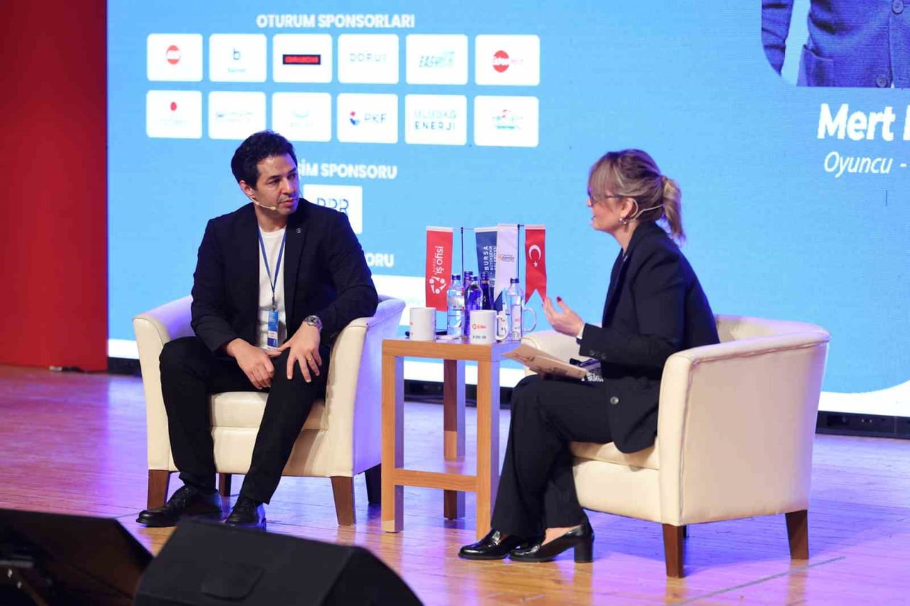 BURSA’DA İKİ GÜN BOYUNCA İŞ ARAYANLAR İLE İŞVERENLERİ TEK BİR ÇATI ALTINDA BULUŞTURAN BURSA İNSAN...