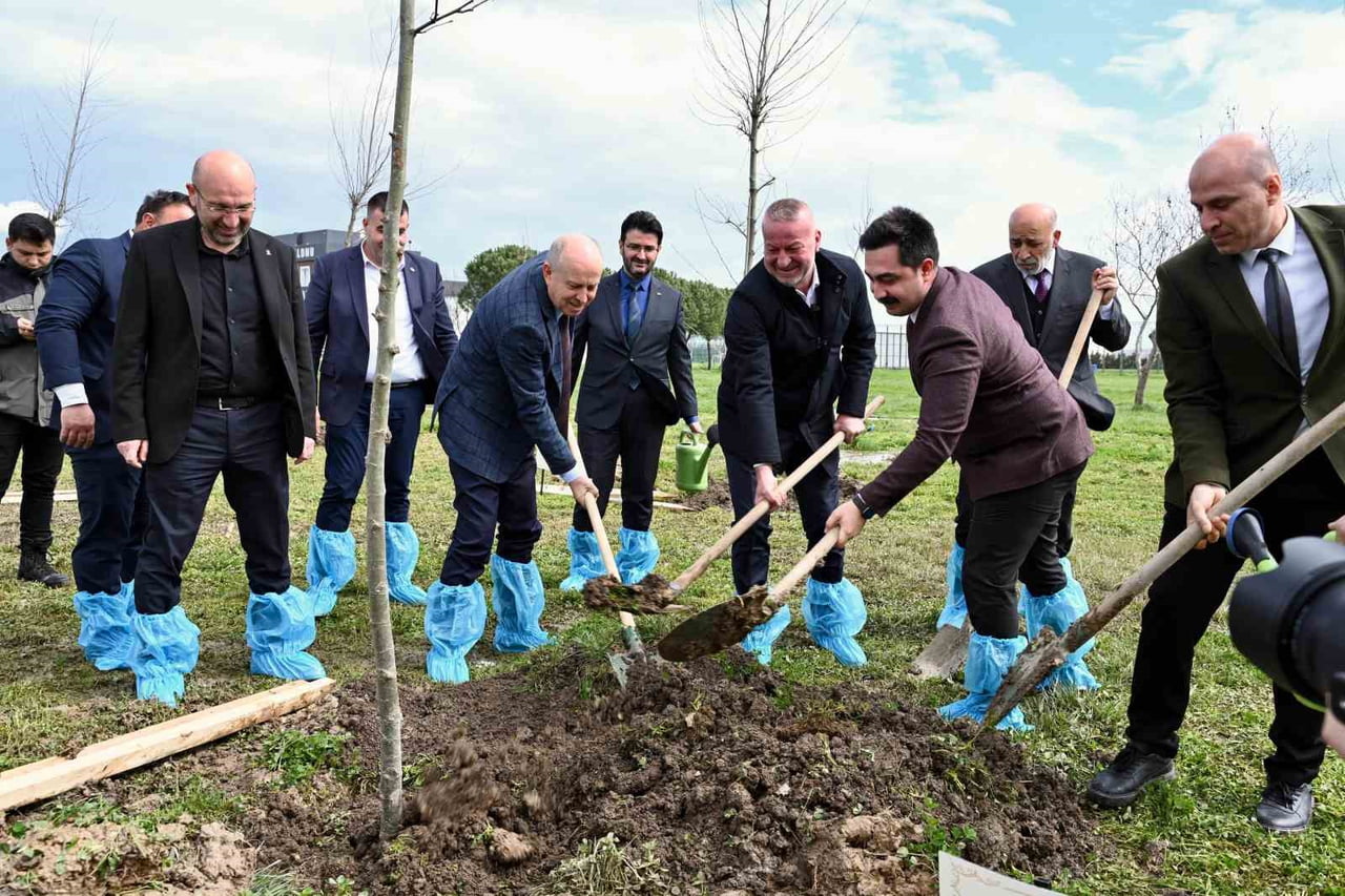 BURSA’NIN FETHİNİN 700. YILI DOLAYISIYLA KARACABEY’DE ANLAMLI BİR ÇEVRE SEFERBERLİĞİ HAYATA...