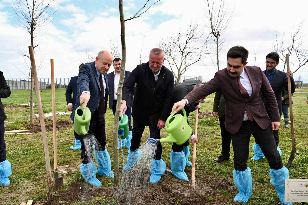 BURSA’NIN FETHİNİN 700. YILI DOLAYISIYLA KARACABEY’DE ANLAMLI BİR ÇEVRE SEFERBERLİĞİ HAYATA...