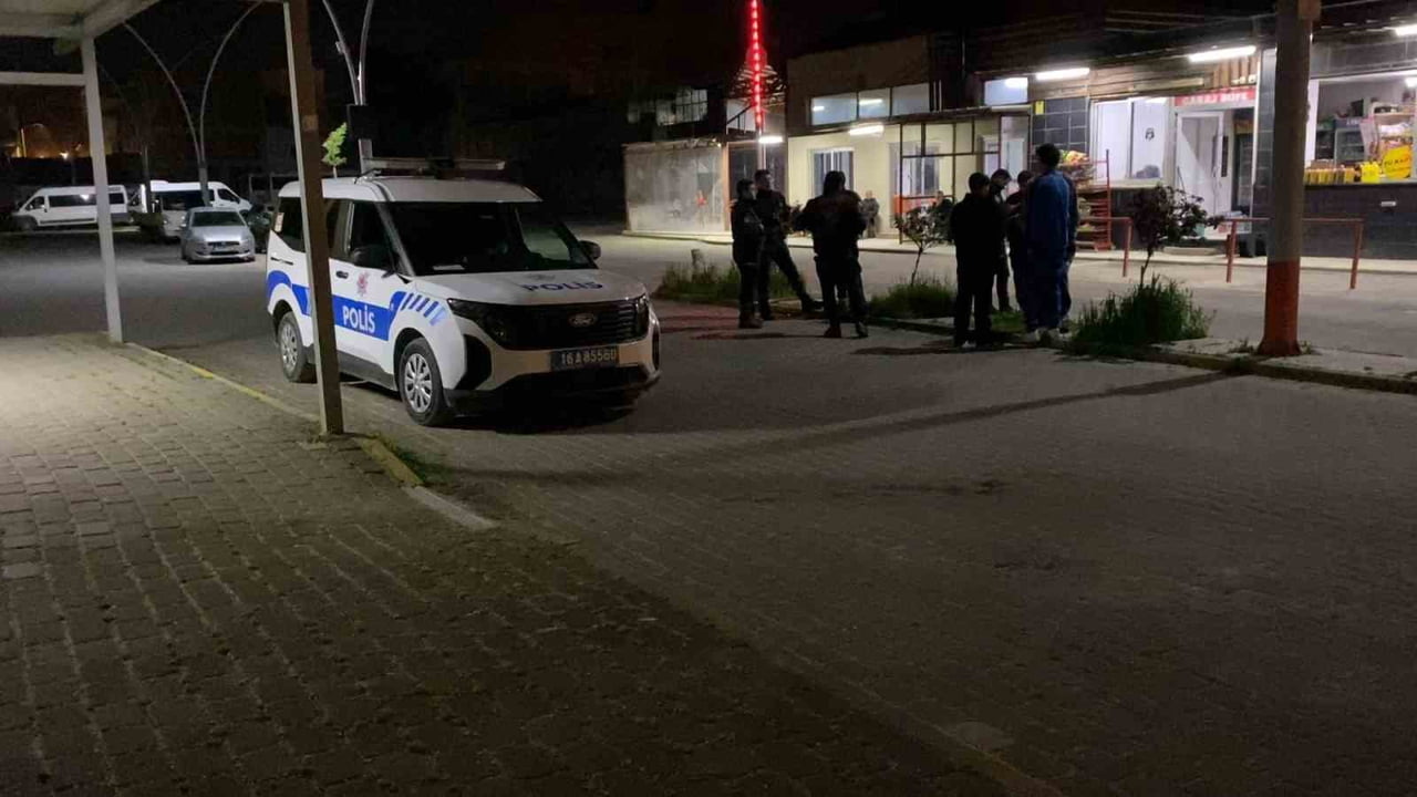 BURSA’NIN İNEGÖL İLÇESİNDE İKİ GENÇ KIZ ARASINDA ÇIKAN KAVGA KANLI BİTTİ. ERKEK MESELESİ NEDENİYLE...