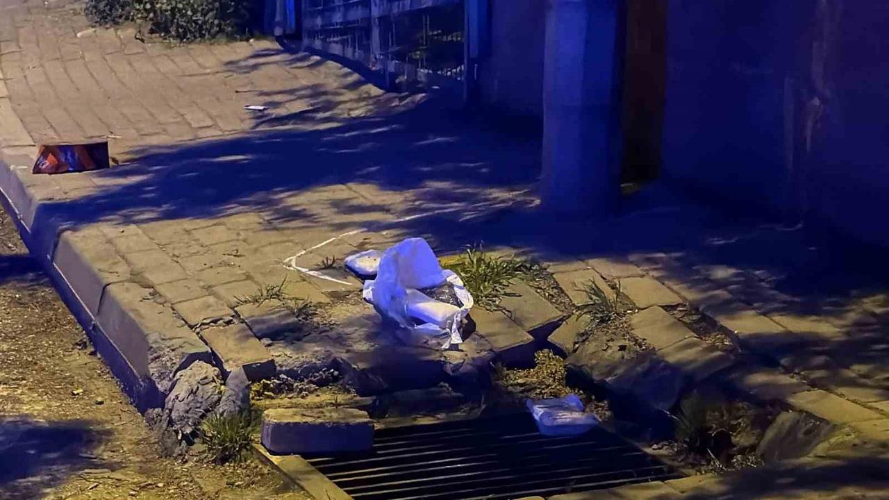 BURSA’NIN ORHANGAZİ İLÇESİNDE ARALARINDA HUSUMET OLAN KİŞİLERİN ÇIKARDIĞI KAVGA KANLI BİTTİ. 2...