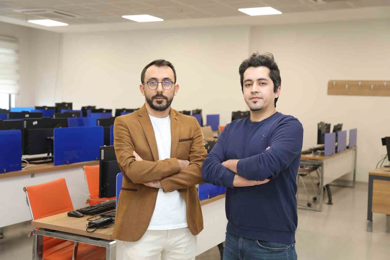 BURSA TEKNİK ÜNİVERSİTESİ, YAPAY ZEKÂ TABANLI YÜZ ANALİZİ SİSTEMLERİNİN GELİŞTİRİLMESİNE KATKI...