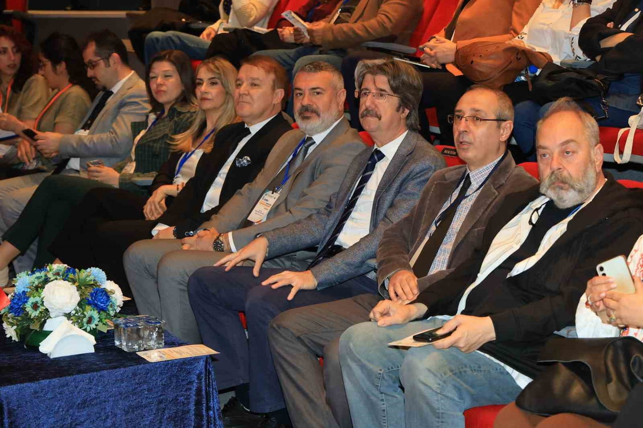 BURSA ULUDAĞ ÜNİVERSİTESİ (BUÜ) GÜZEL SANATLAR FAKÜLTESİ SAHNE SANATLARI BÖLÜMÜ TARAFINDAN...