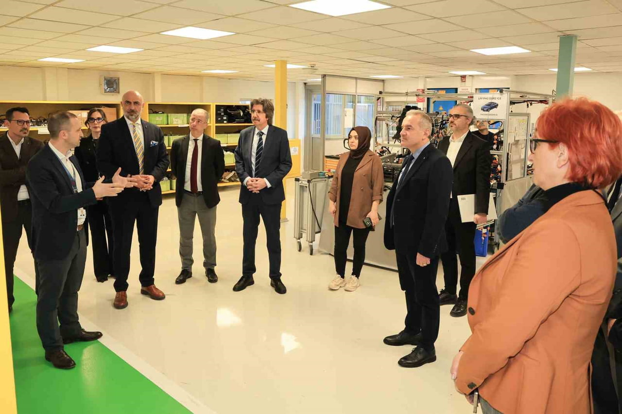 BURSA ULUDAĞ ÜNİVERSİTESİ (BUÜ) YÖNETİMİ, OTOMOTİV SEKTÖRÜNÜN KÜRESEL OYUNCULARINDAN...