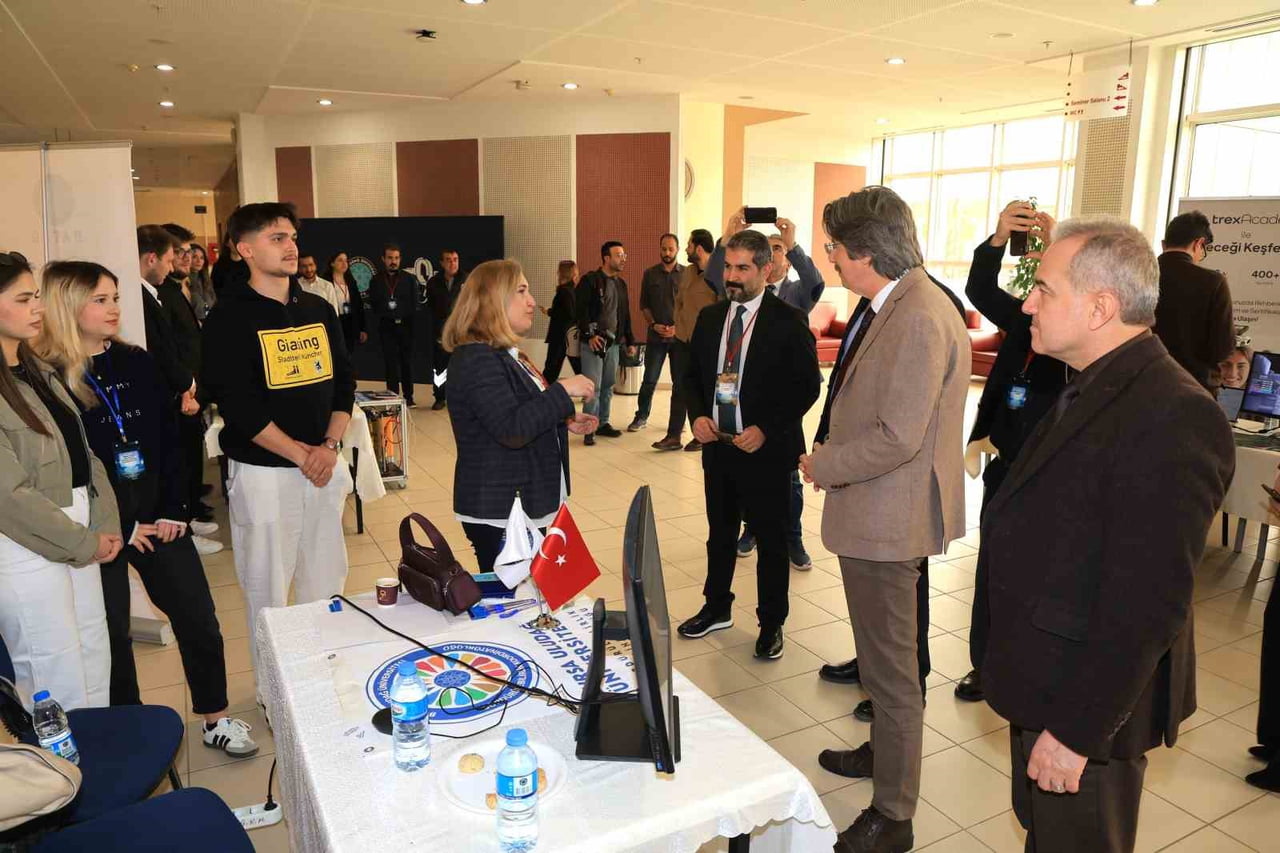 BURSA ULUDAĞ ÜNİVERSİTESİ DİJİTAL DÖNÜŞÜM EĞİTİM, UYGULAMA VE ARAŞTIRMA MERKEZİ (DİJİMER)...