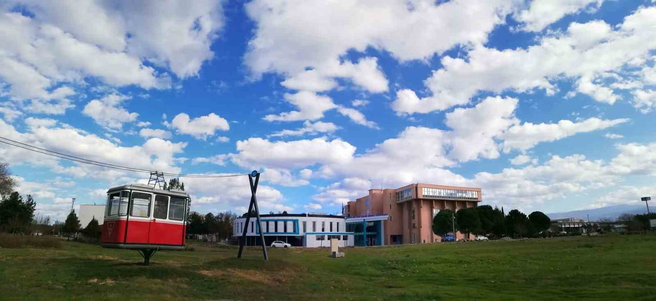 BURSA ULUDAĞ ÜNİVERSİTESİNİN (BUÜ) EĞİTİM-ÖĞRETİM VE İDARİ BİRİMLERİNDEKİ HİZMET SUNUM KALİTESİ...